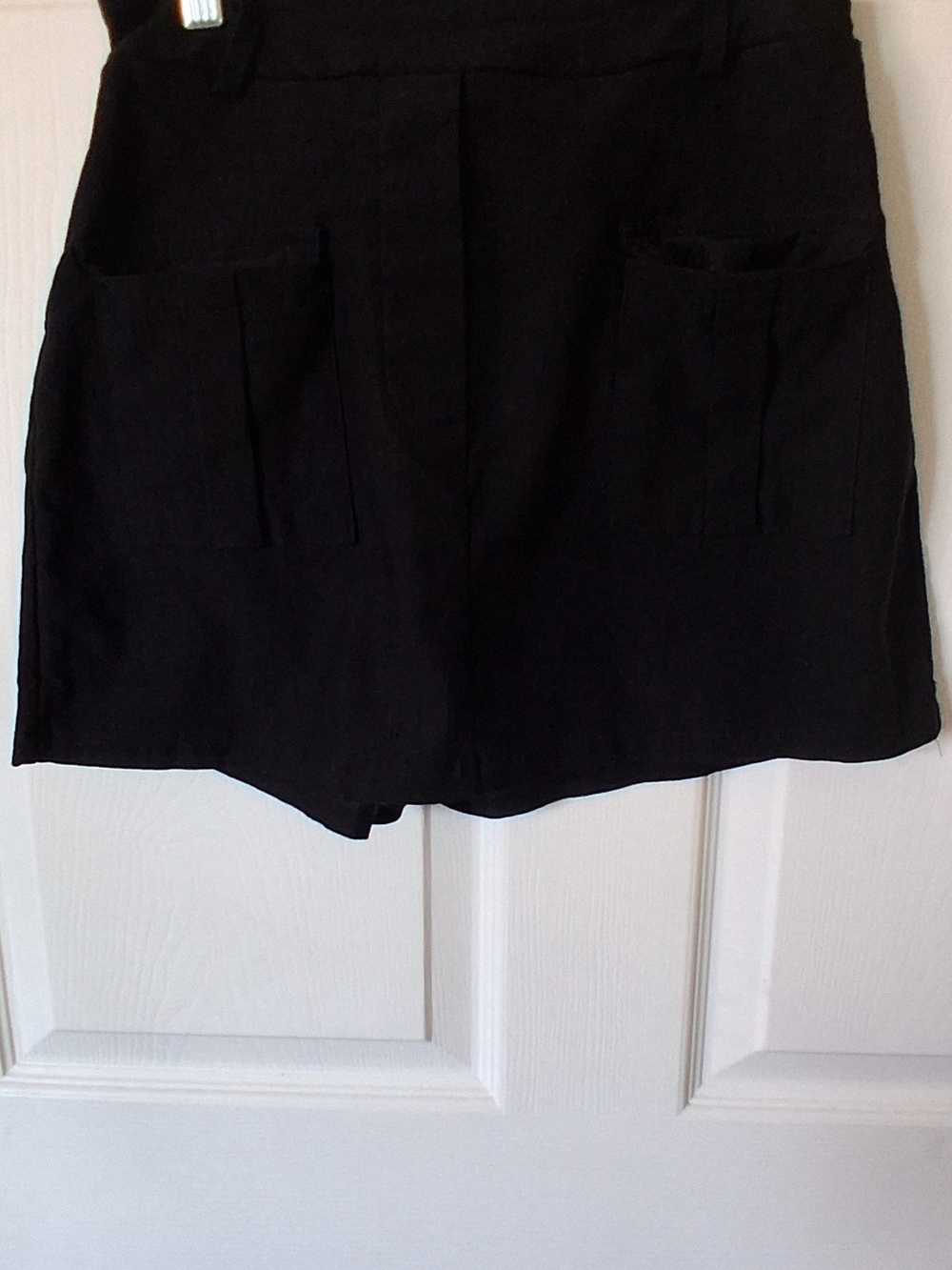 Women’s Black High-Rise Pocket Skort